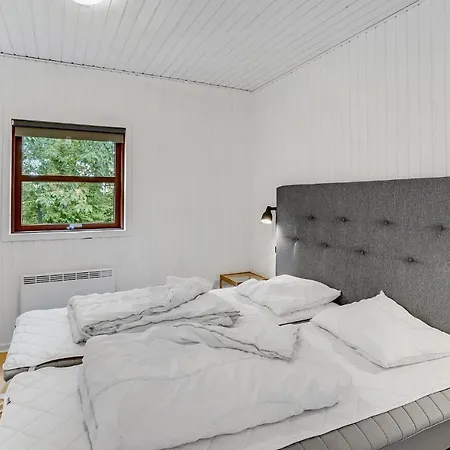 Cozy In Haderslev With Kitchen Feriehus