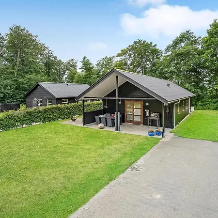 Cozy In Haderslev With Kitchen Holiday home *